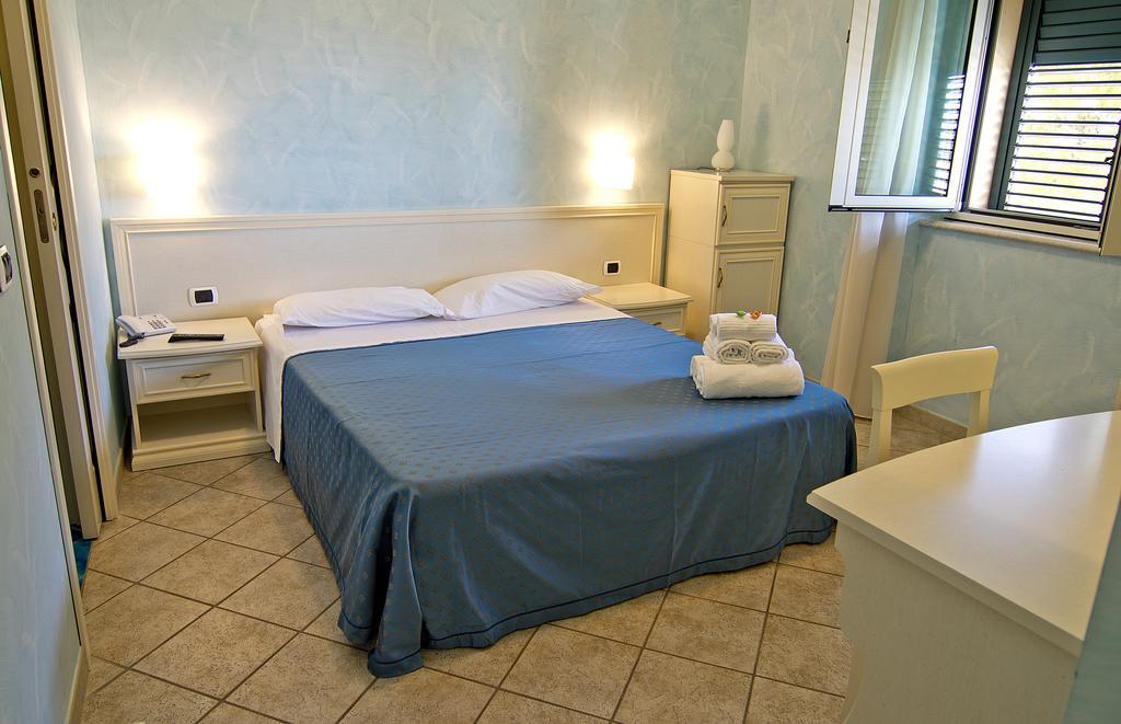 Hotel Capital Cupra Marittima Room photo