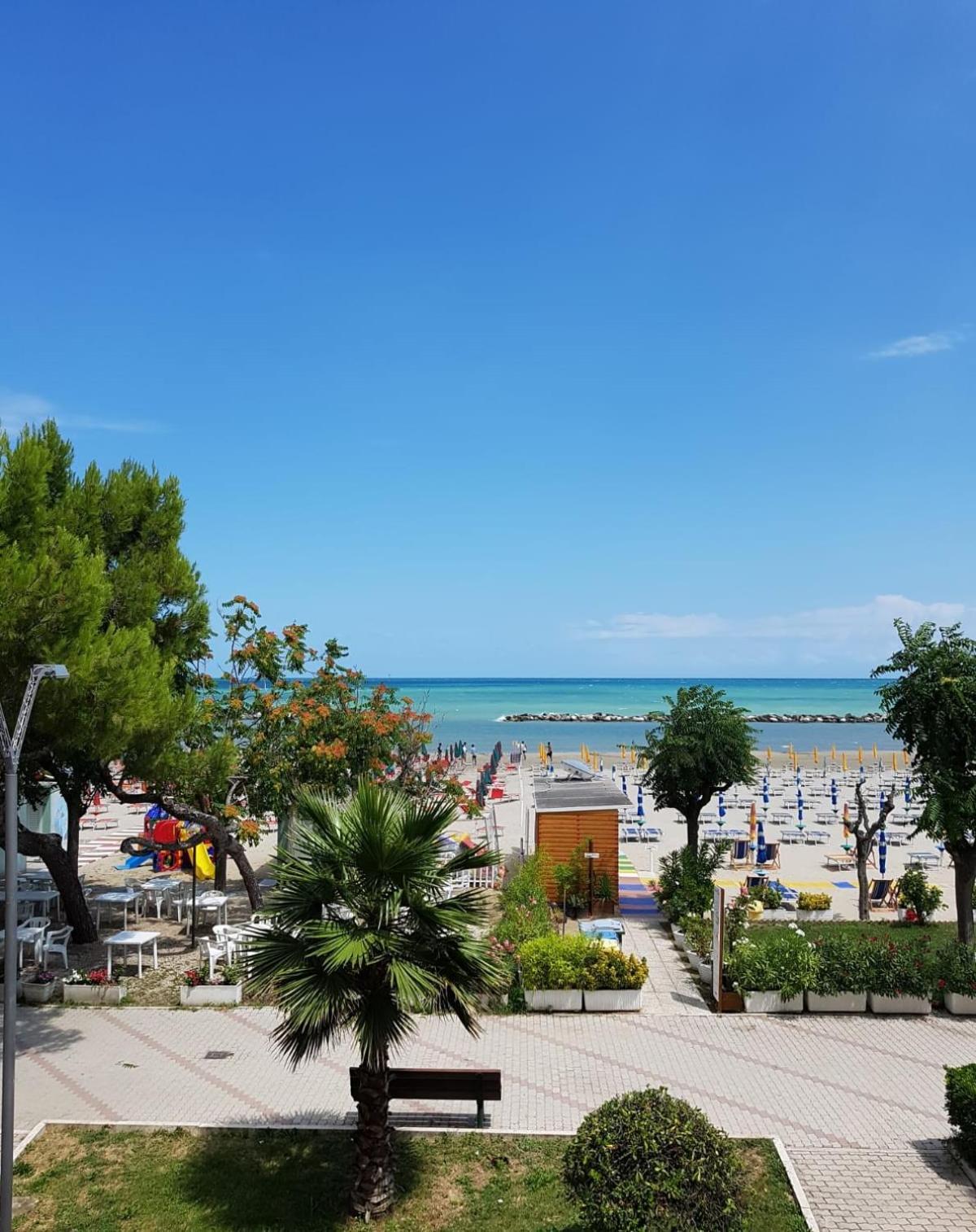 Hotel Capital Cupra Marittima Exterior photo